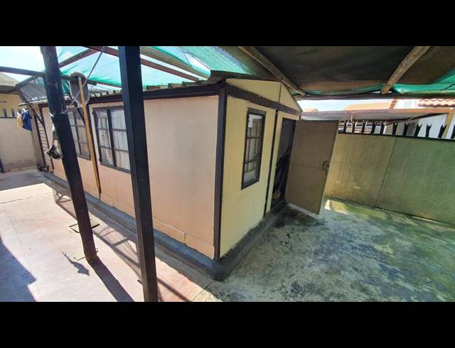 2 BEDROOM HOUSE FOR SALE IN KARENPARK